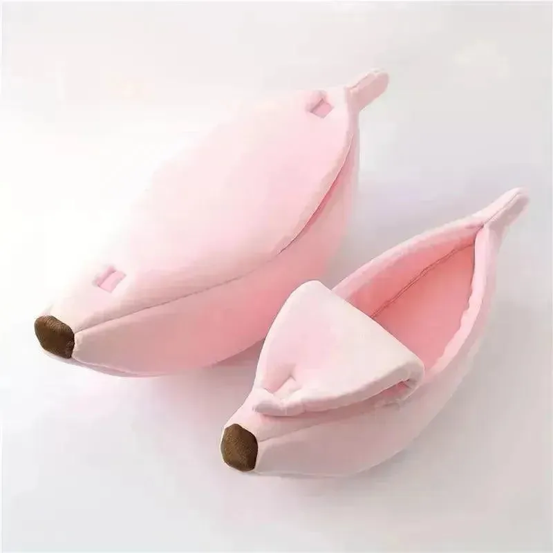 Cozy Banana-Shaped Winter Pet Bed