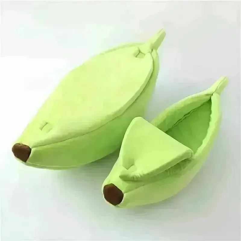 Cozy Banana-Shaped Winter Pet Bed
