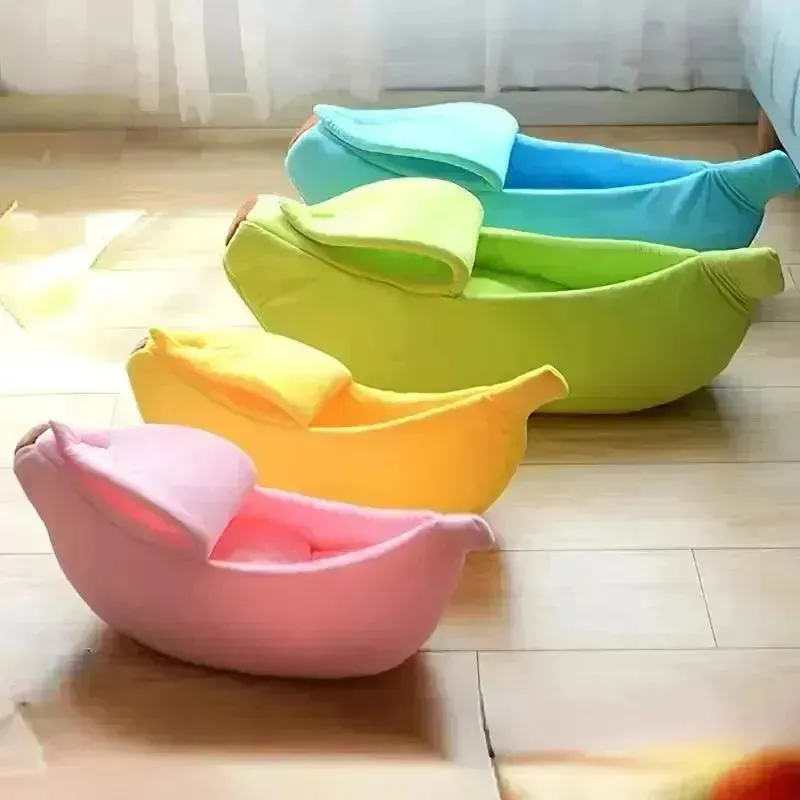 Cozy Banana-Shaped Winter Pet Bed